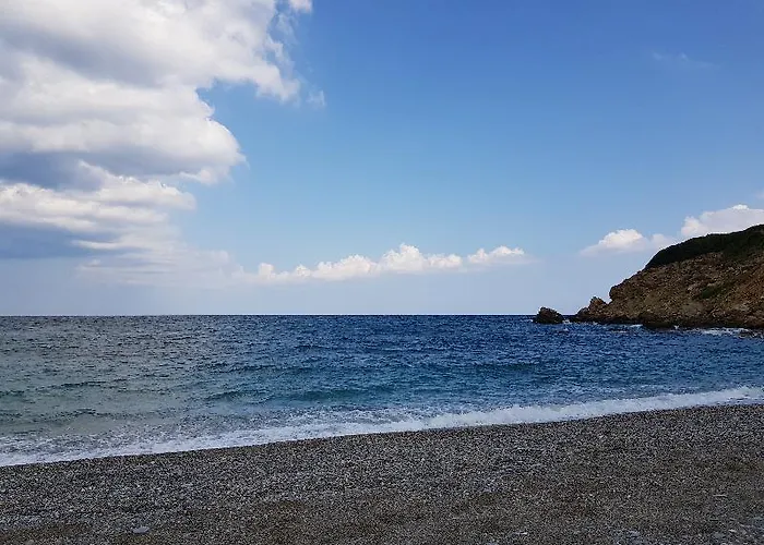 Four Seasons Villa *