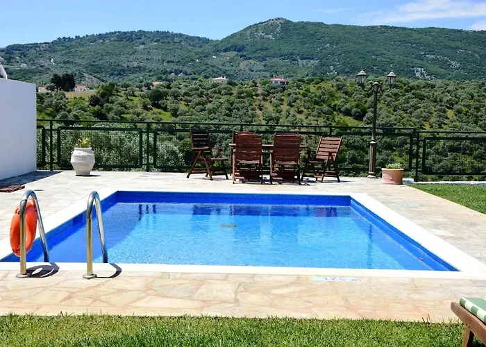 Four Seasons Villa *