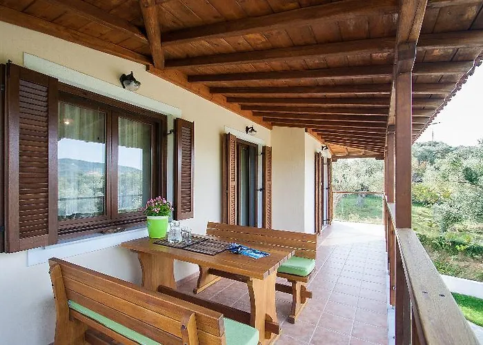 Four Seasons Villa *