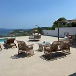 Four Seasons Villa *