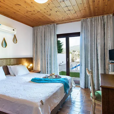 Four Seasons * Kalivia (Skiathos)