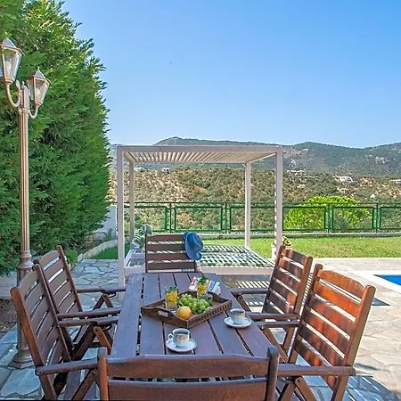 Four Seasons Villa *