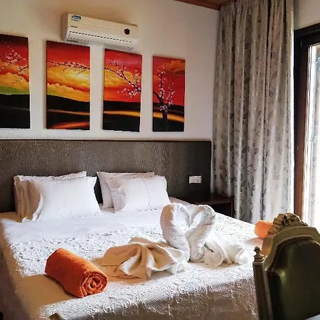 Four Seasons * Kalivia (Skiathos)