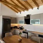 Vila Four Seasons *