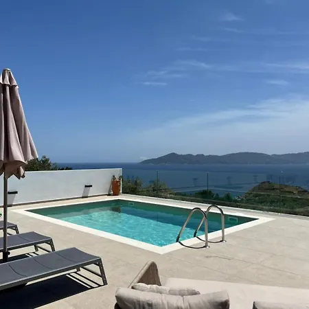 Four Seasons Villa *
