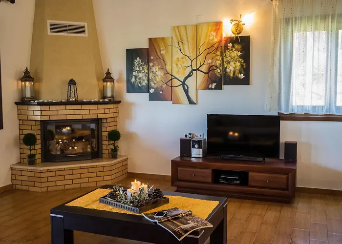 Four Seasons Villa *