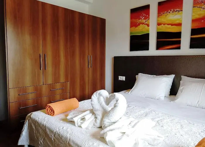 Four Seasons Villa *